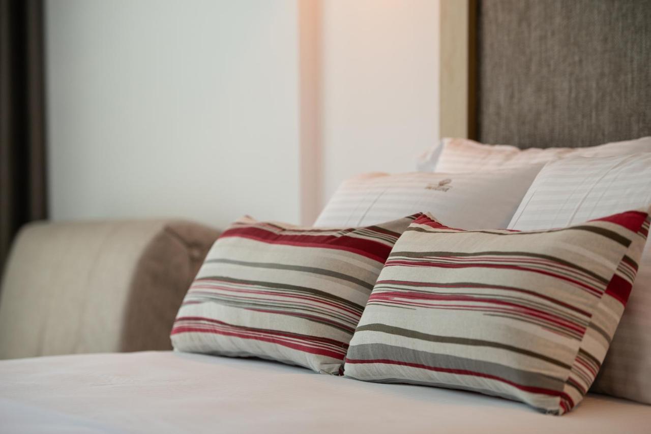 Imagine Luxury Suites Nikiti  Bagian luar foto