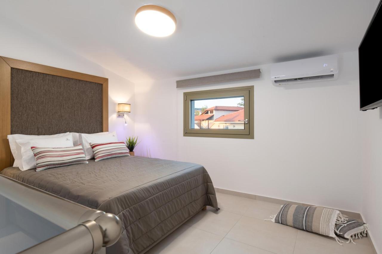 Imagine Luxury Suites Nikiti  Bagian luar foto