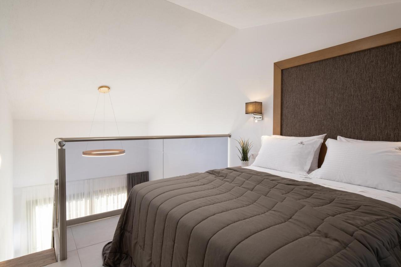 Imagine Luxury Suites Nikiti  Bagian luar foto
